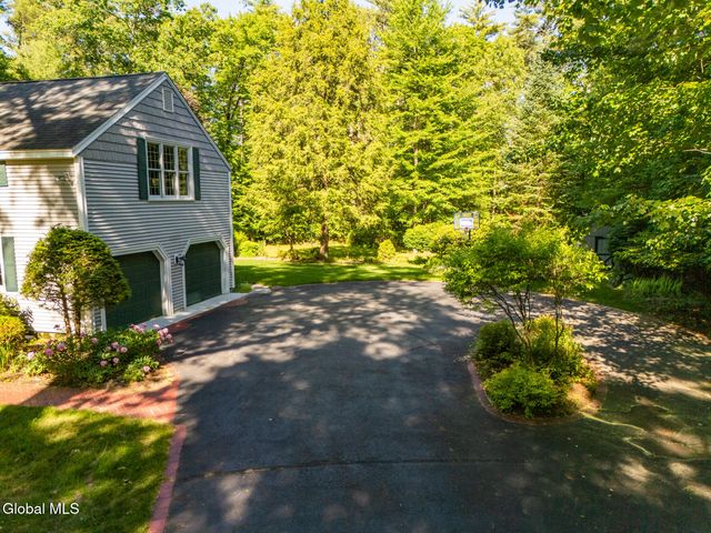 20 Lantern Hill Road, Queensbury, NY 12804