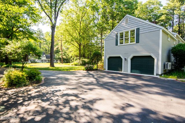 20 Lantern Hill Road, Queensbury, NY 12804