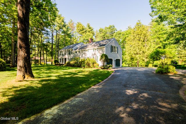 20 Lantern Hill Road, Queensbury, NY 12804