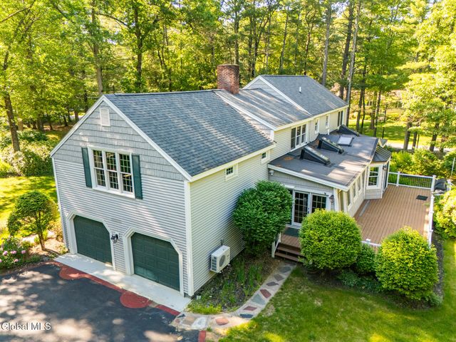 20 Lantern Hill Road, Queensbury, NY 12804