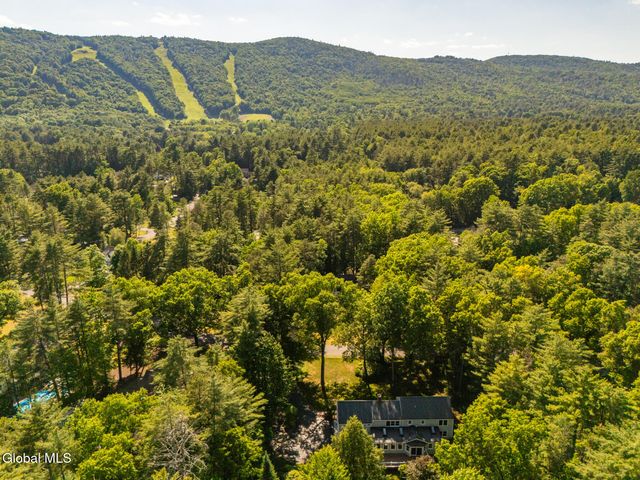 20 Lantern Hill Road, Queensbury, NY 12804