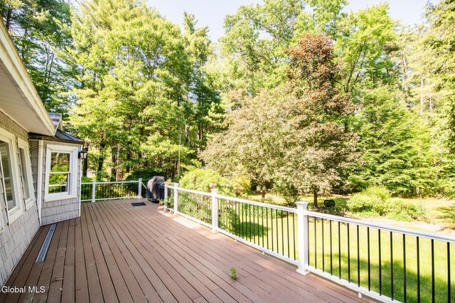 20 Lantern Hill Road, Queensbury, NY 12804