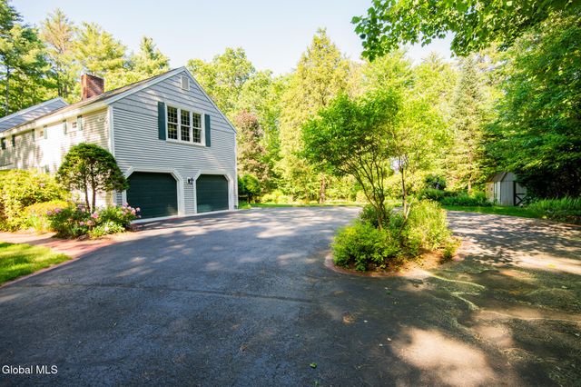 20 Lantern Hill Road, Queensbury, NY 12804
