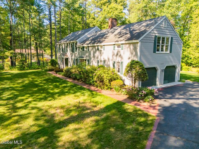 20 Lantern Hill Road, Queensbury, NY 12804