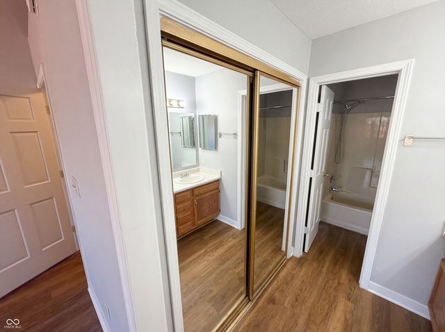 227 Park Place Court, Avon, IN 46123