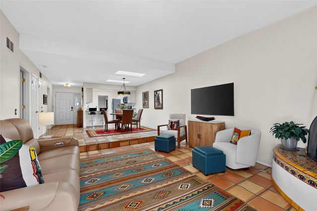 258 Loma Entrada, Santa Fe, NM 87501