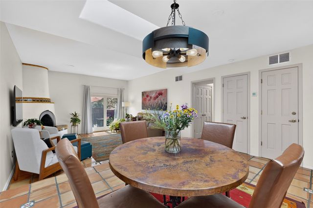 258 Loma Entrada, Santa Fe, NM 87501