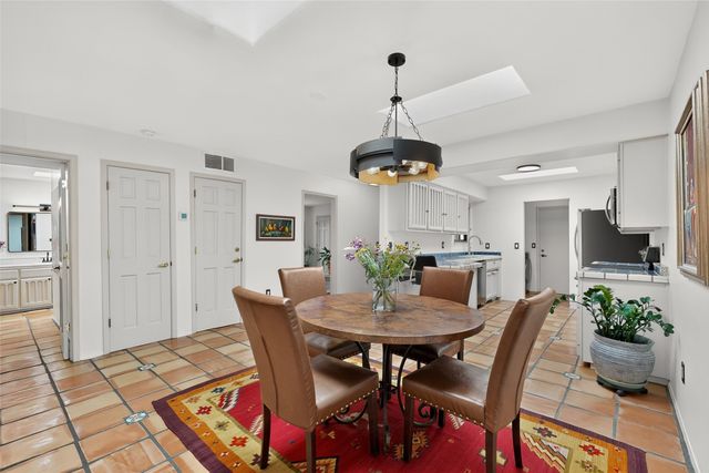 258 Loma Entrada, Santa Fe, NM 87501