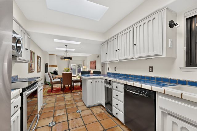 258 Loma Entrada, Santa Fe, NM 87501
