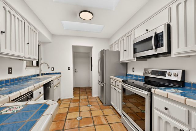 258 Loma Entrada, Santa Fe, NM 87501