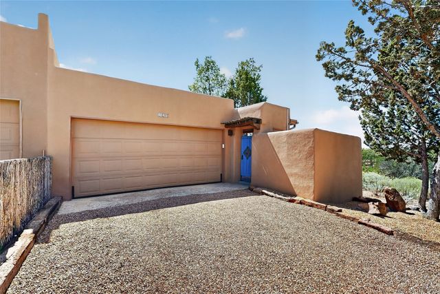 258 Loma Entrada, Santa Fe, NM 87501