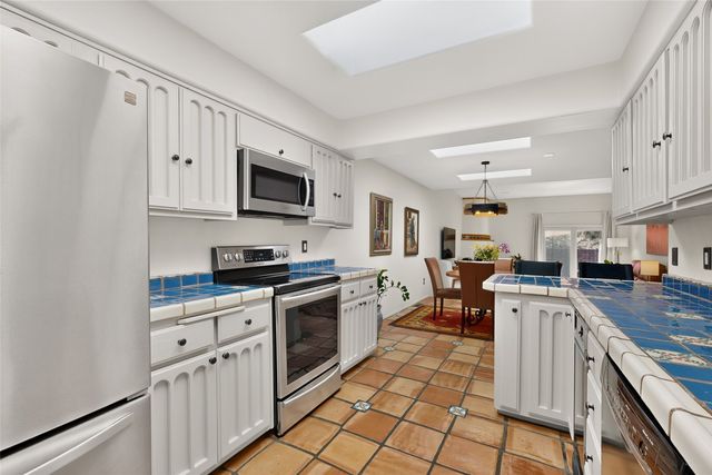258 Loma Entrada, Santa Fe, NM 87501