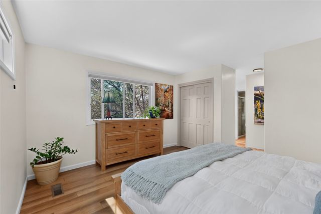 258 Loma Entrada, Santa Fe, NM 87501