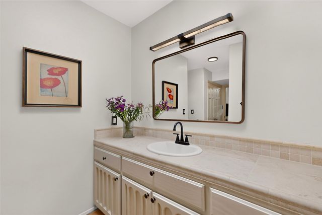 258 Loma Entrada, Santa Fe, NM 87501