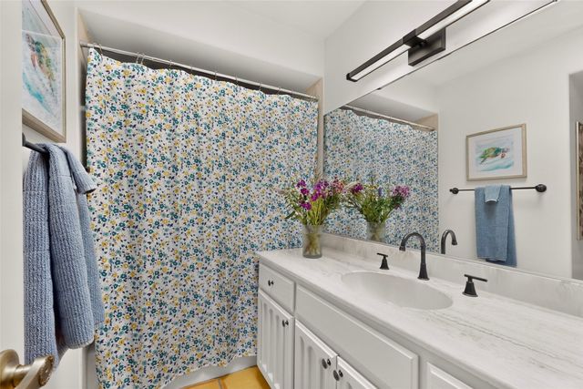 258 Loma Entrada, Santa Fe, NM 87501