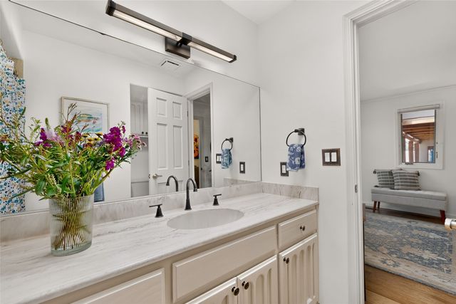 258 Loma Entrada, Santa Fe, NM 87501
