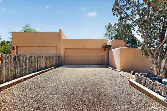 258 Loma Entrada, Santa Fe, NM 87501