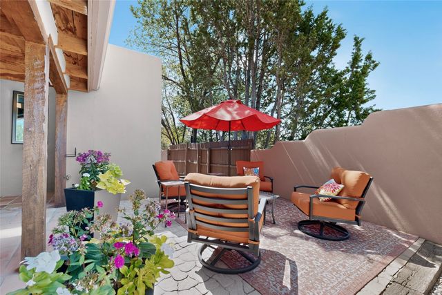 258 Loma Entrada, Santa Fe, NM 87501