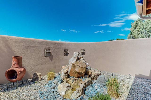 258 Loma Entrada, Santa Fe, NM 87501
