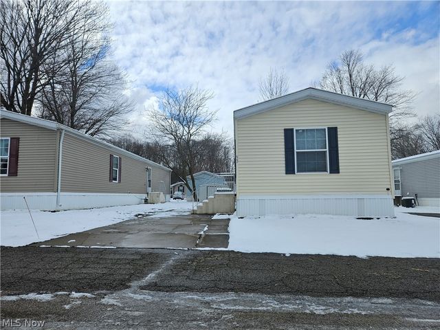 202 W Main Road 93, Conneaut, OH 44030