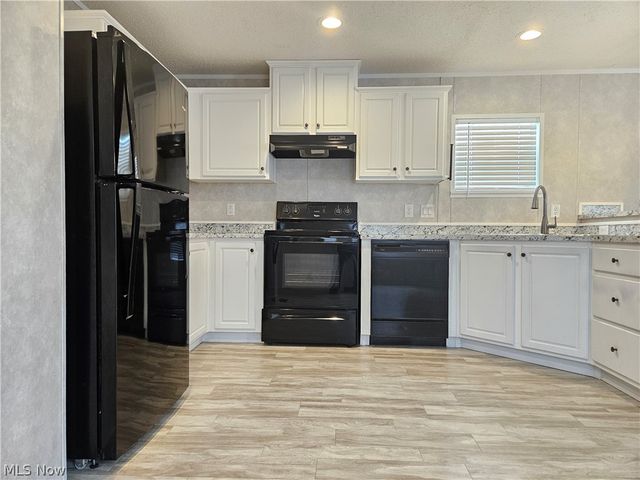 202 W Main Road 93, Conneaut, OH 44030