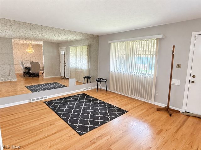 16710 Dynes Avenue, Cleveland, OH 44128