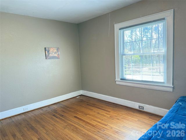 316 Sharon Avenue NW, Lenoir, NC 28645
