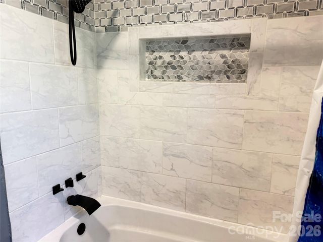 316 Sharon Avenue NW, Lenoir, NC 28645