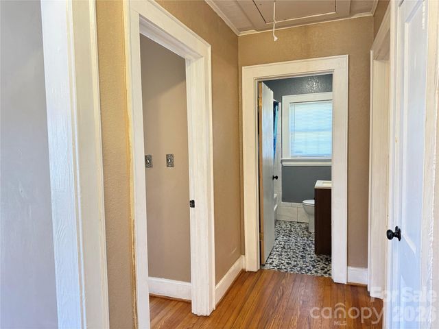316 Sharon Avenue NW, Lenoir, NC 28645