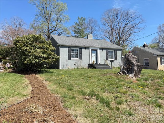 316 Sharon Avenue NW, Lenoir, NC 28645