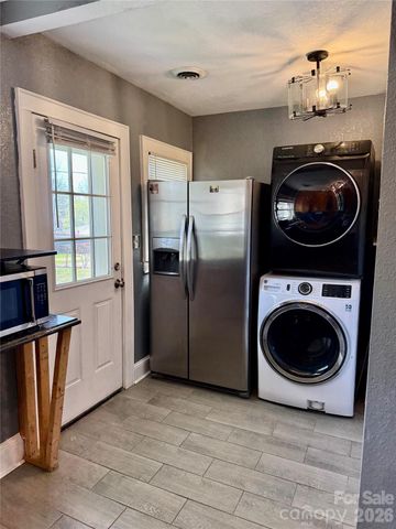 316 Sharon Avenue NW, Lenoir, NC 28645