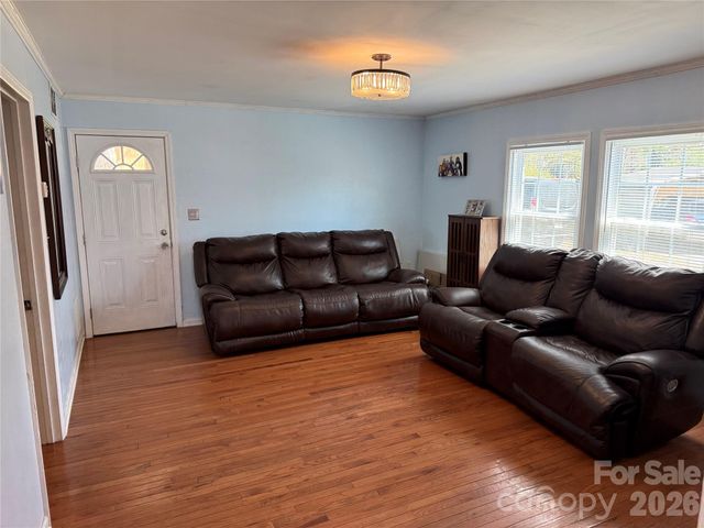 316 Sharon Avenue NW, Lenoir, NC 28645