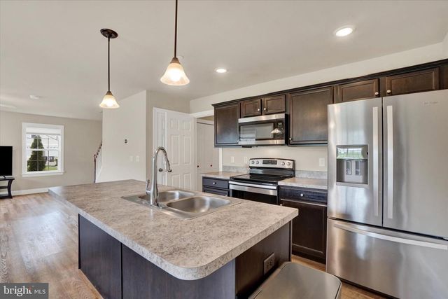 340 CEDAR HOLLOW, Manheim, PA 17545