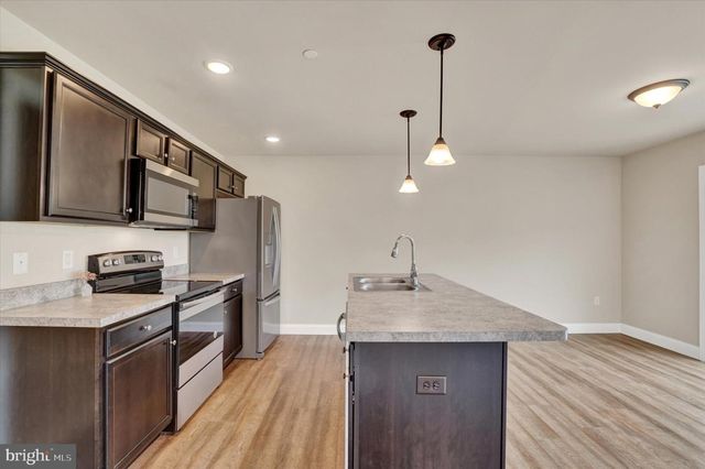 340 CEDAR HOLLOW, Manheim, PA 17545