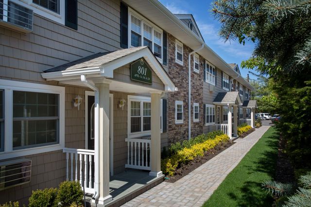 801 Long Island Avenue 1A, Deer Park, NY 11729