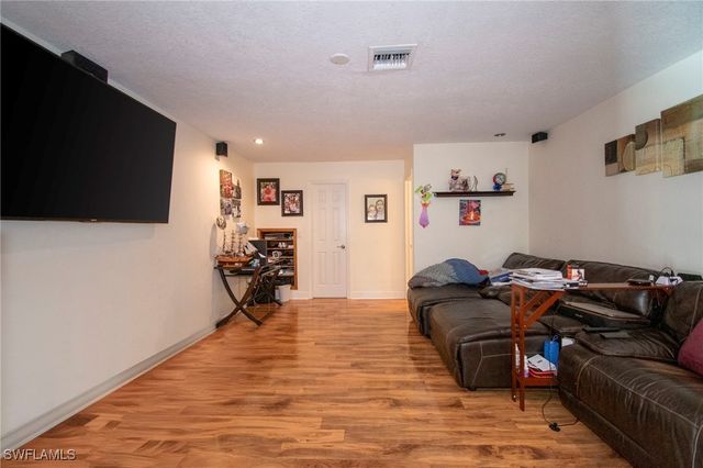 3528 SE 16th PL, Cape Coral, FL 33904