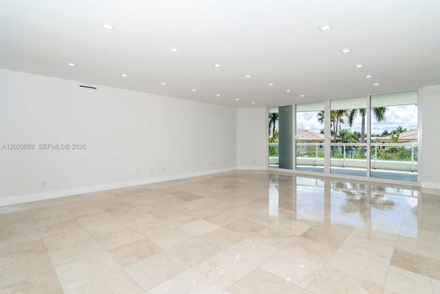 21050 NE 38th Ave 305, Aventura, FL 33180