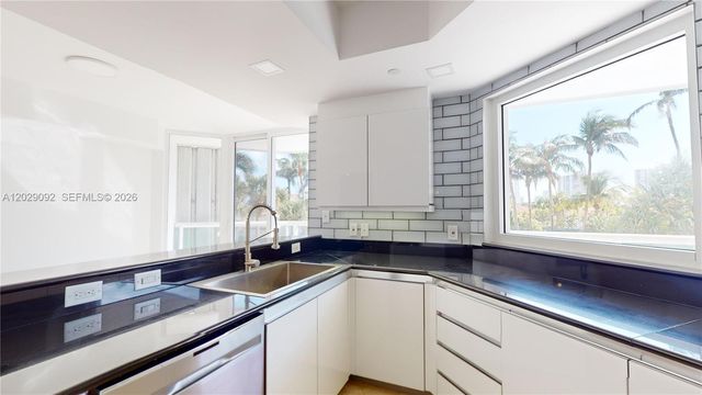 21050 NE 38th Ave 305, Aventura, FL 33180