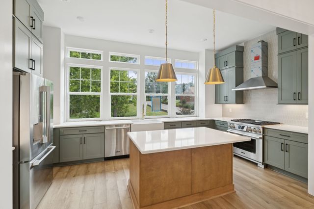 203 Daydreamer Ln, Nashville, TN 37206