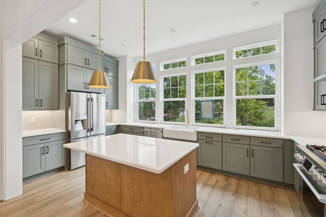 203 Daydreamer Ln, Nashville, TN 37206