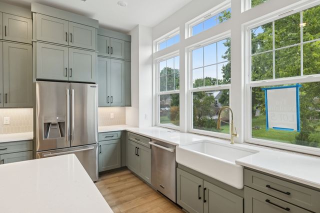 203 Daydreamer Ln, Nashville, TN 37206