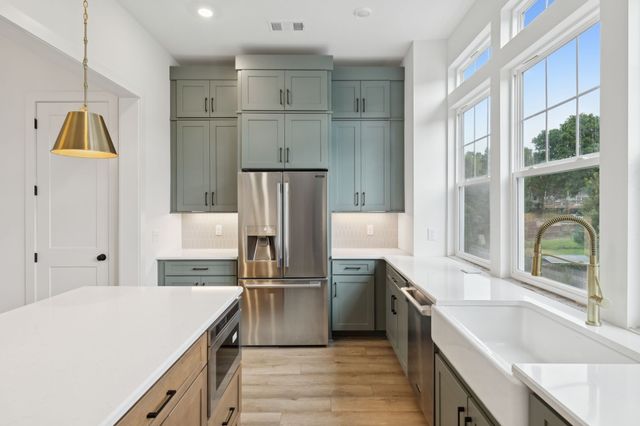 203 Daydreamer Ln, Nashville, TN 37206