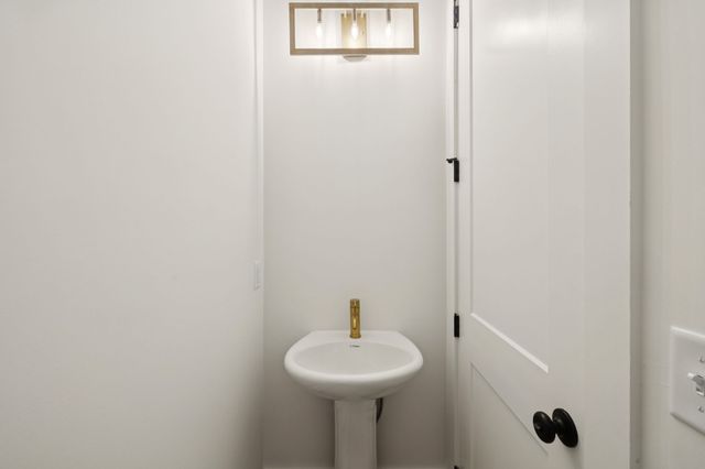 203 Daydreamer Ln, Nashville, TN 37206