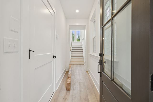 203 Daydreamer Ln, Nashville, TN 37206