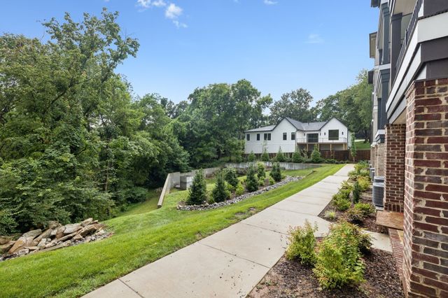 203 Daydreamer Ln, Nashville, TN 37206