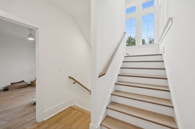 203 Daydreamer Ln, Nashville, TN 37206