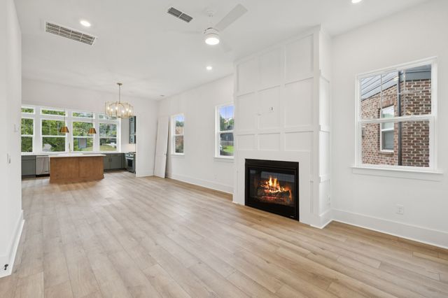 203 Daydreamer Ln, Nashville, TN 37206