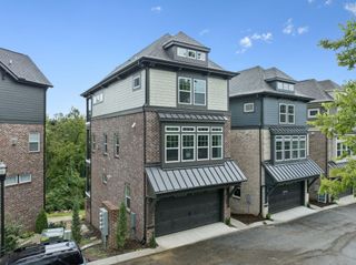 203 Daydreamer Ln, Nashville, TN 37206