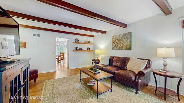 12 Chippewa Court, Lake Barrington, IL 60010