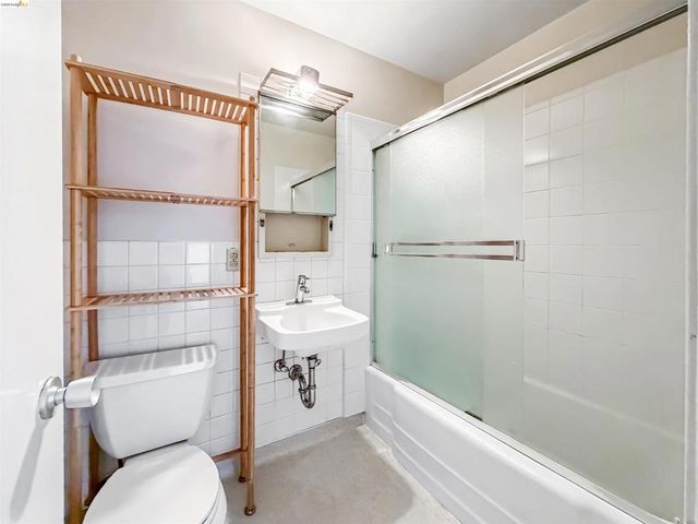 2172 Blake St, Berkeley, CA 94704